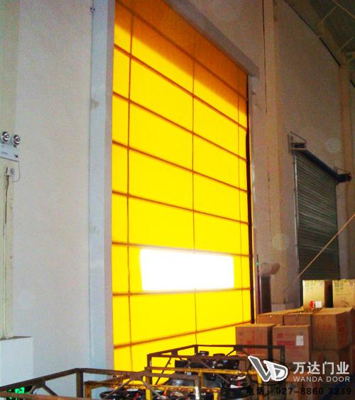 大方工厂堆积门